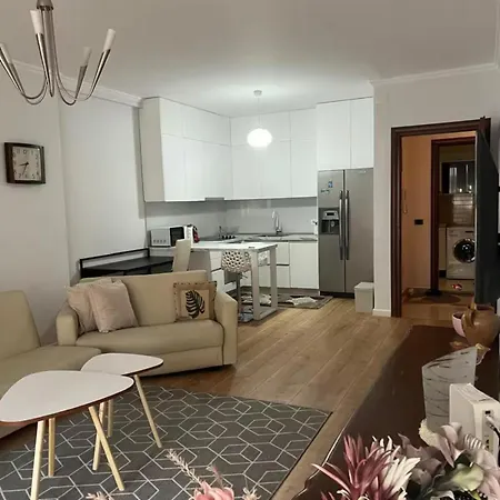 Akuena Center Lägenhet Tirana
